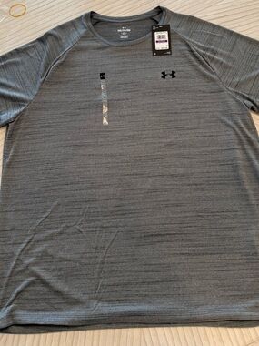 Under Armour Men’s Heather Gray Short Sleeve Performance Tee